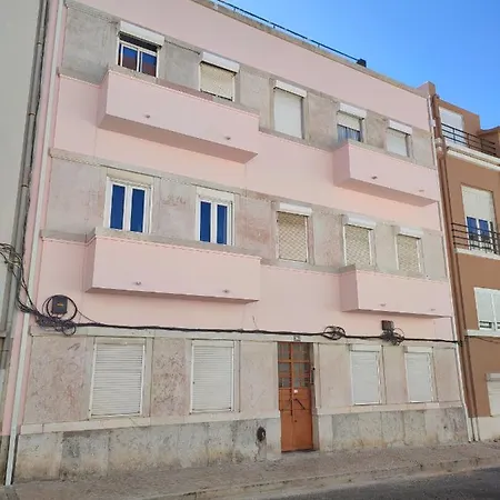 Wanderful - Travel Themed Lizbona