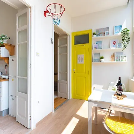 Wanderful - Travel Themed Lisbon