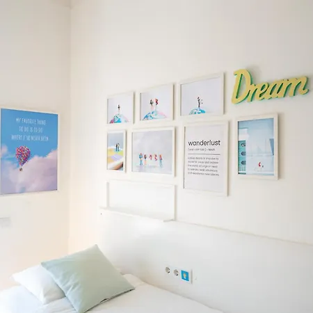 Wanderful - Travel Themed Apartment *