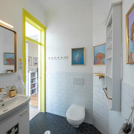 Wanderful - Travel Themed Apartment *