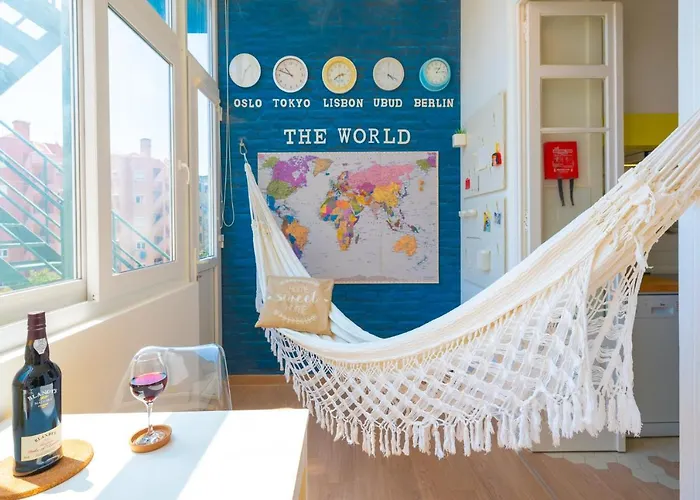Apartment Wanderful - Travel Themed